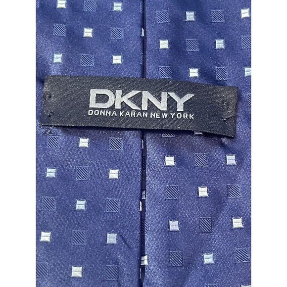 Dkny Blue 100% Silk Men’s Neck Tie Made in Usa - Picture 8 of 9